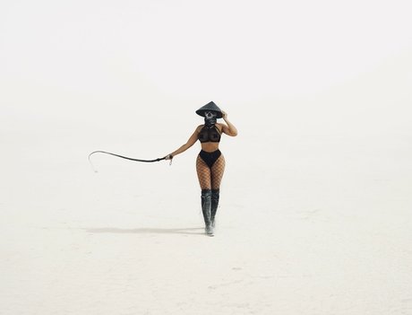 La Reina Shaw star du porno de haute qualité image