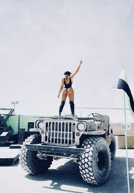 La Reina Shaw nus étoiles photos