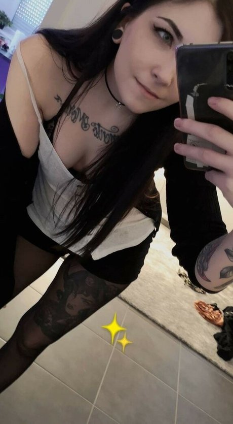 Saruei jolie star du porno photos