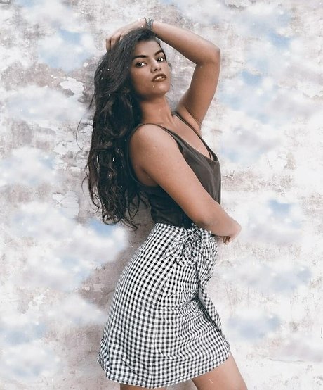 Nidhi Goel modèle meilleur archive