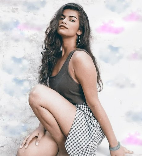 Nidhi Goel nus star du porno image