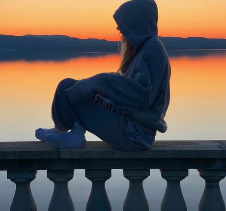 Lola Dubrul star du porno gratuite des photos