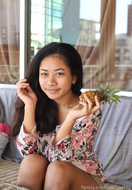 VikaJayIRL star du porno en haute qualité photos