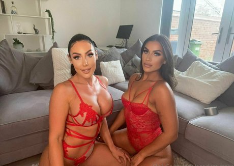 baisers lesbiens onlyfans des nus parfaits des photos
