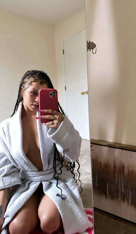 grosse bite baise onlyfans joli art galerie