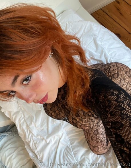 milf aux cheveux noirs onlyfans sexy sympa image