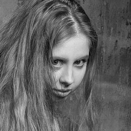 Anna Sayutina modèle chaud image