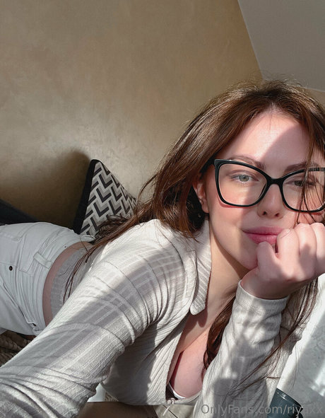 femmes au foyer uniquementfans sexy jolie image