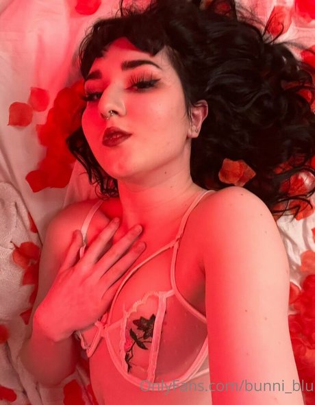 bunni blu jolie actrice archive