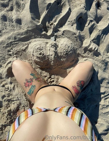 bunni blu modèle pornographique img