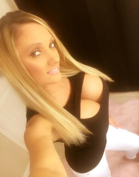 Jami Marie Akaport Barbie star du porno archive