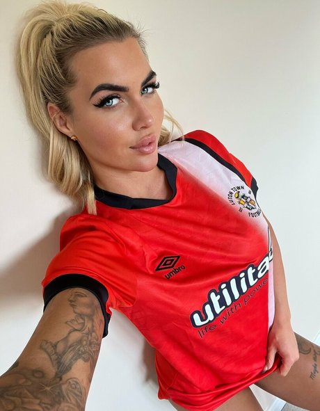 Daisy Dillon actrice de nus photos