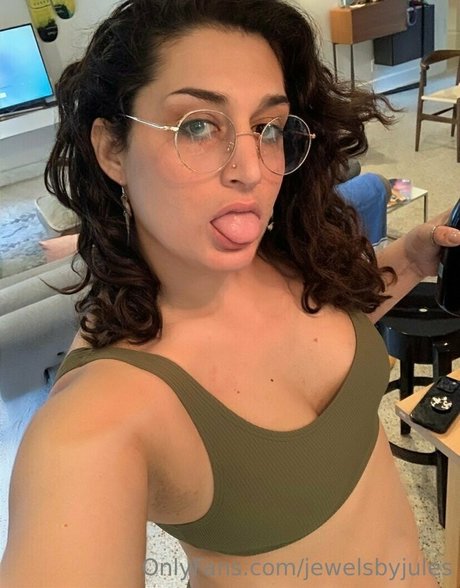 jewelsbyjules star érotique photo