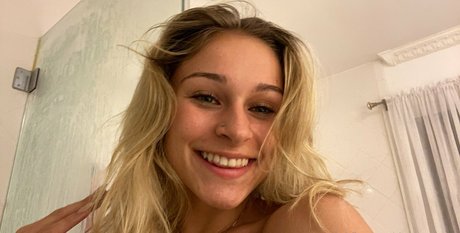 taviathevix modèle pornographique image