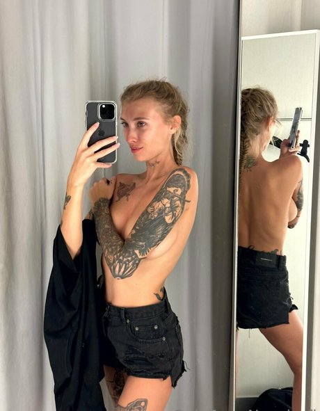 youliakyolner actrice artistique collection