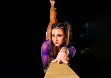 KJ Johnson star du porno chaude des photos