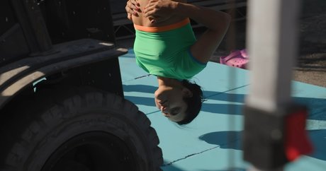 Michelle Khare modèle hd archive