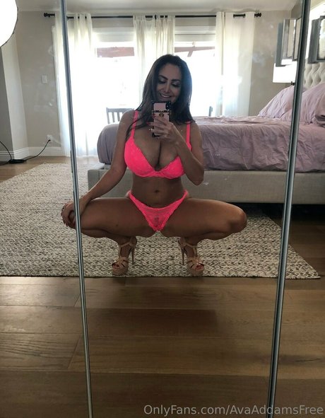 avaaddamsfree actrice chaude image