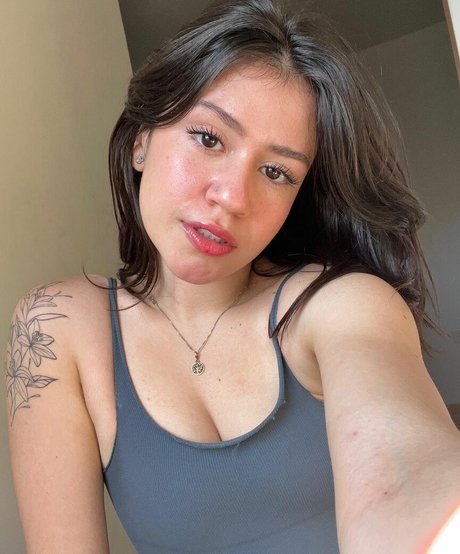 Maria ZB modèle de sexe des photos