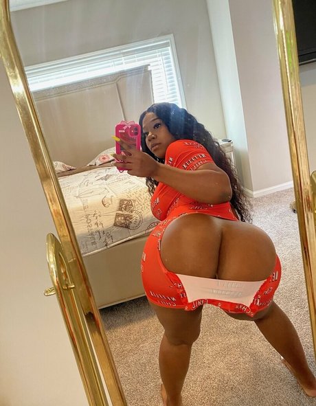 karitamonique top star photos