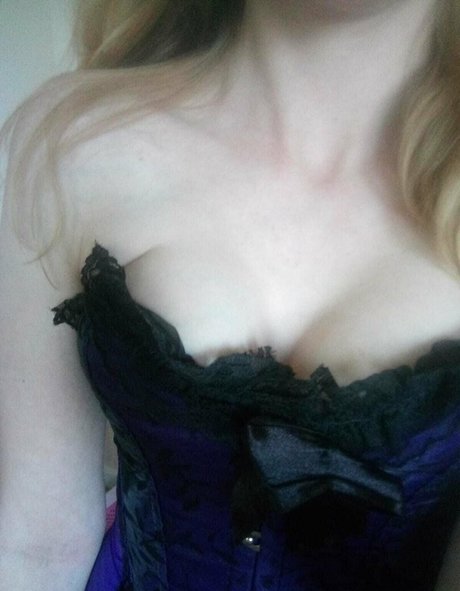 naughtywifeynextdoor beau modèle img