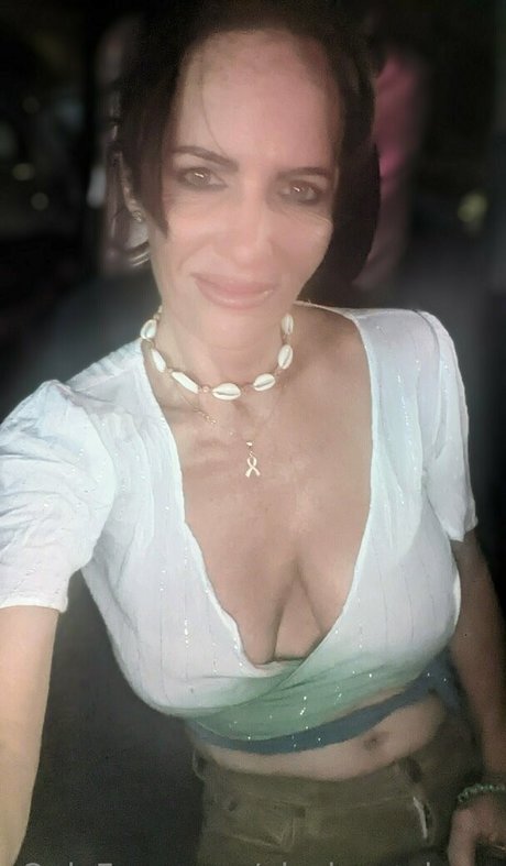 ainsley adams étoile de l'art image