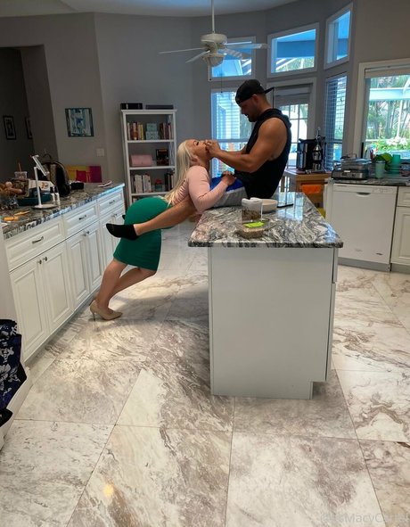 chauffeur de camion uniquementfans sexy nue galerie