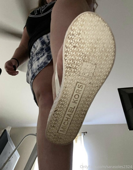 sarasoles2324 actrice porno des photos