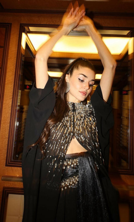 Hande Ercel actrice de sexe image