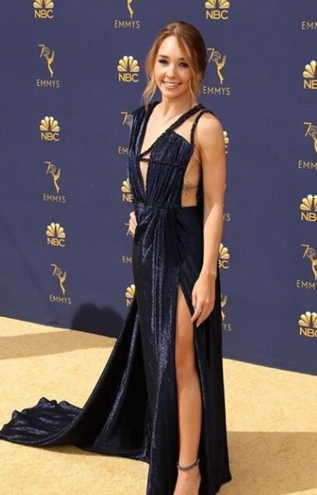 Holly Taylor actrice exclusive des photos