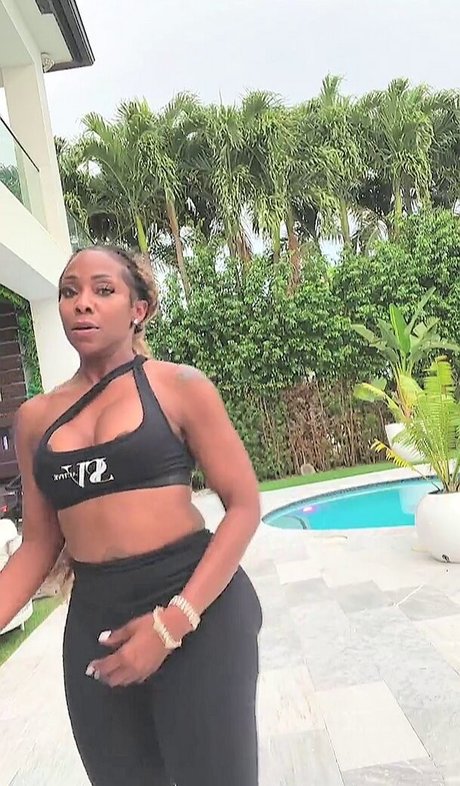 Coach Stormy modèle érotique des photos