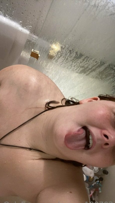 gode asiatique onlyfans assez nue img