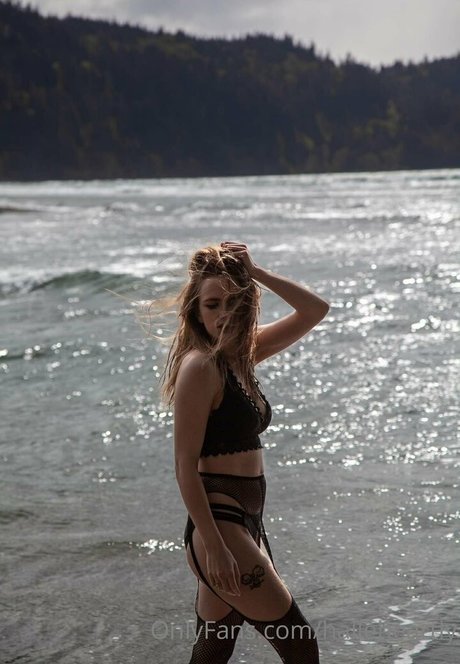 halleheartly belle actrice image