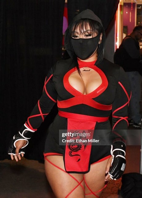 Monica Flowerbomb Garcia actrice artistique collection