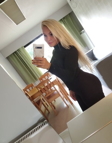 Emilia Linden actrice pornographique collection