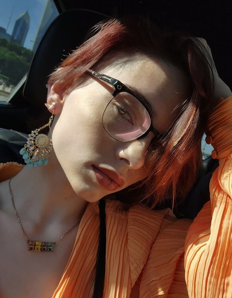 Theunderland star du porno érotique des photos