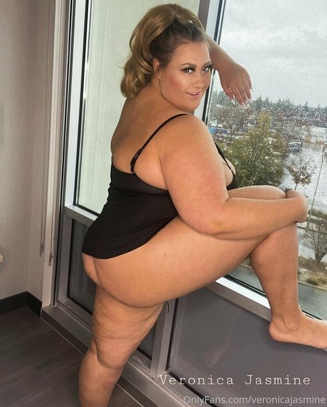 veronicajasmine modèle parfait image