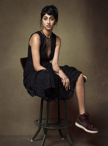 Sunita Mani haut modèle photos