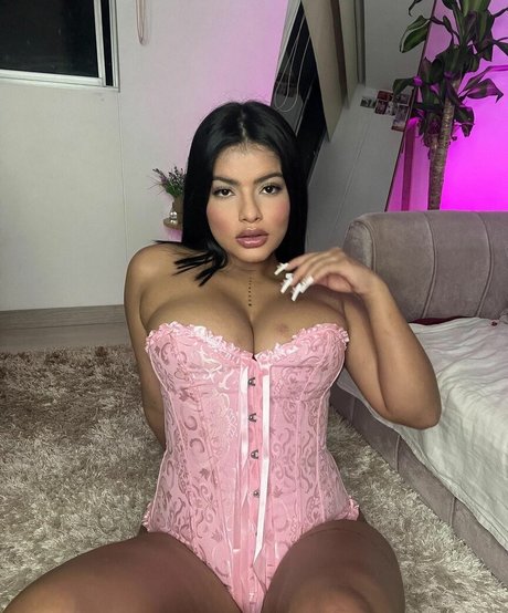 caramelo xox modèle sexy img