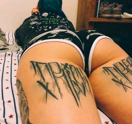 tattooedkhaosss star du porno chaud photos