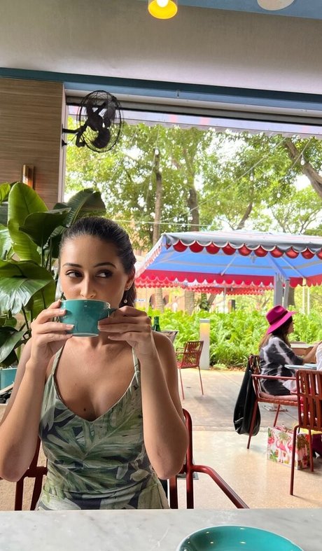 Serena Milan actrice libre images