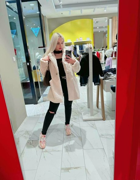 misss sandra vip nus star du porno galerie