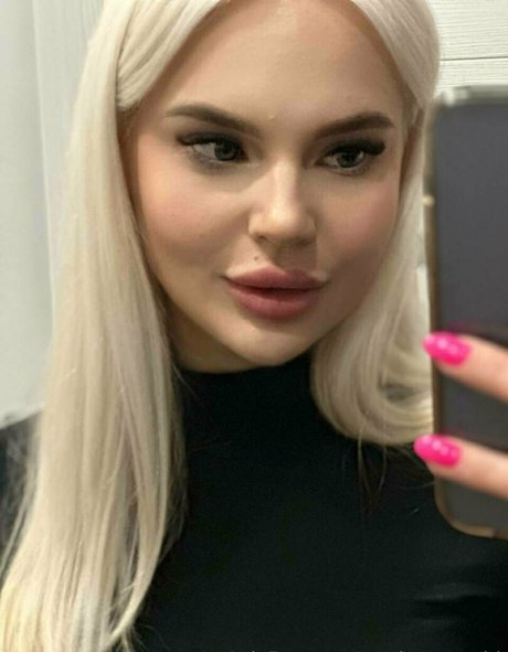 misss sandra vip modèle sexy photos