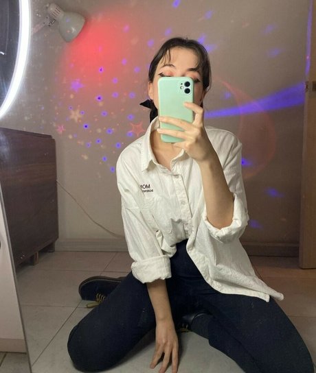 visage blond uniquementfans adulte chaud photos