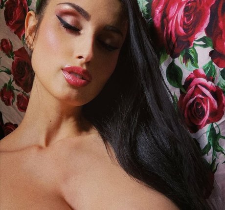 Elsa Jean_ étoile de haute qualité des photos