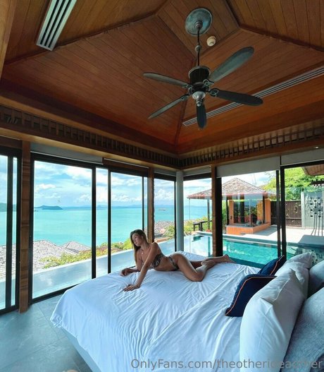 theotherideaofher actrice de grande qualité photo