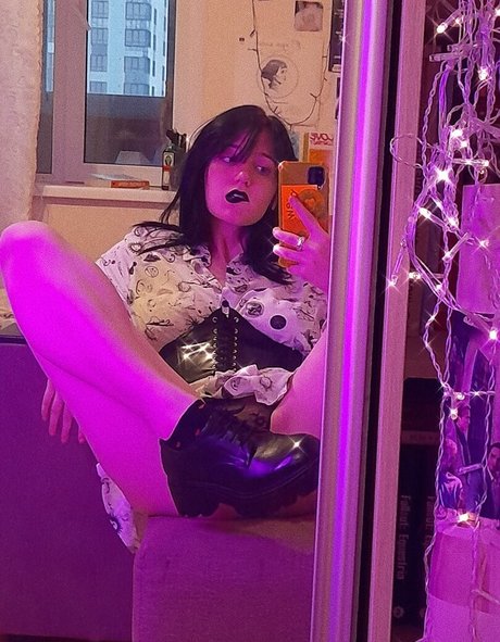 julsfuckwilton actrice artistique archive