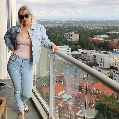 cowgirl milf uniquementfans sympa parfait images