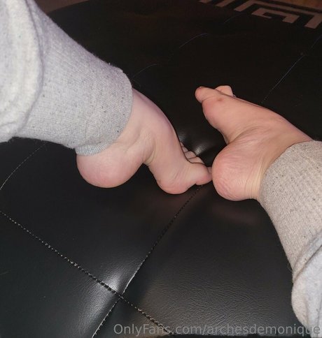 archesdemonique belle actrice galerie