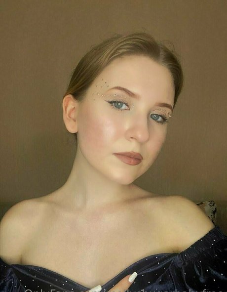 mollyshugarbabyfree actrice sexy collection